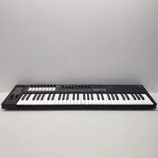 Novation LaunchKey 61 MIDI Portable Keyboard - Read