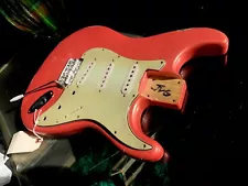 STRAT BODY 60s NitroLacquer FIESTA RED Closert Classic + PICKGUARD JVGuitars