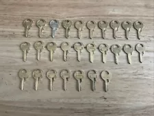 27 Original Master Lock Numbered Keys M1￼