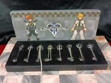 Square Enix / Disney KINGDOM HEARTS 8 Piece Keyblade Pendant / Keychain Fob Set