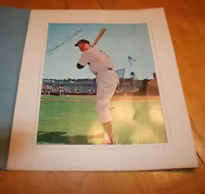 VINTAGE MICKEY MANTLE 8 x 10 PHOTO IN SOUVENIR FRAME