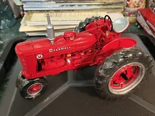 Vintage Ertl IH Farmall Model Super M Tractor, Precision Classics #8, 1:16