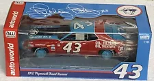 RICHARD PETTY #43 1972 PLYMOUTH ROAD RUNNER 1:18 SCALE AUTO WORLD NEW UNOPENED!!