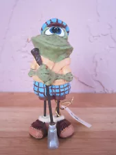 Russ Berrie Resin Frog figurine playing golf for sale!!!