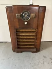 Vintage Zenith Console Radio 105464.