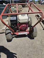 Little Beaver Auger Post Hole Digger 5.5 Honda Engine With 5 Augers Included