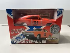 Dukes of Hazzard General Lee American Muscle 1:24 Scale Ertl Model NIB Charger