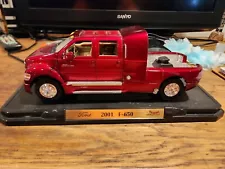 2001 Ford F-650 Pickup Truck super crewzer 4 dr custom dually Hitch 1:24 Diecast