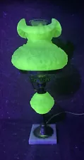 Amazing Vintage Fenton Custard Uranium Glass Poppy Flower Electric Lamp Glows!