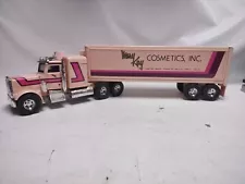 Vintage Mary Kay Cosmetics Peterbilt Semi Truck Replica USA ERTL Steel GOOD