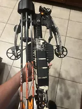 Ravin R9 Crossbow With Case and Bolts