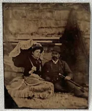 ANTIQUE TINTYPE PHOTO LADY ON BEACH PARASOL GENTLEMAN BOWLER HAT ROWING OARS