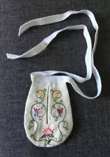 Pleasant Co American Girl Felicity Embroidered Pocket for Colonial Undergarments