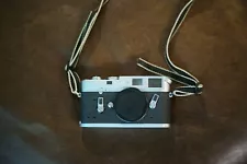 Leica M4 Silver Rangefinder 35mm Film Camera - Excellent Condition