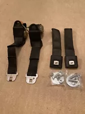 Datsun 240 Z OEM seatbelts