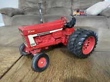 ERTL International Turbo 1466 Farmall Tractor Dual Wheel 1:16 Scale Diecast