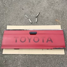 TOYOTA PICKUP TRUCK HILUX BED TAILGATE Lift gate Turbo 4x4 4WD SR5 1984 - 1988