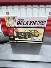 AMT 1966 Ford Galaxie Car 500 7-Litre Hardtop 1:25 Model Kit NEW Sealed