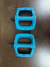 Used DMR V6 Pedals - Platform, Plastic, 9/16", Blue MTB Flat Pedals