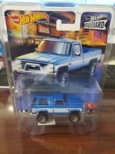 Hot Wheels Premium Boulevard '83 Chevy Silverado 4X4 Lifted Truck - Real Riders