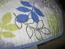 AWESOME PRETTY BEDSPREAD/COMFORTER 2/SIDED 90X84