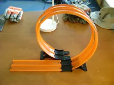 Hot Wheels compatible Dual Track Loop Base for 2 lane Hot Wheels stunt racing.