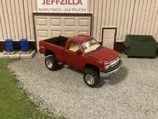 2003 Chevy Silverado Lifted 4x4 Truck 1/64 Diecast Custom Off Road Auto World