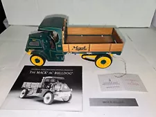 FRANKLIN MINT 1916 GREEN MACK AC BULLDOG TRUCK - 1:32 SCALE DIECAST VEHICLE