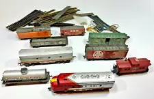 Vintage Bachmann HO Sante Fe Locomotive & 8 Cars Train Set Lots of Tracks