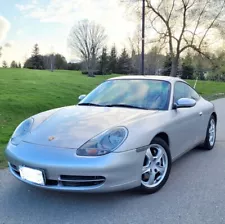 Porsche: 911 Carrera 4