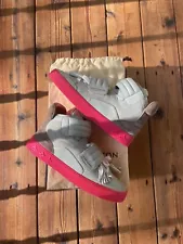 Size 8 - Louis Vuitton Jasper x Kanye West Patchwork 2009