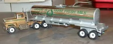 Dutch-Way Farms Milk Tanker Myerstown, PA '88 Winross Truck