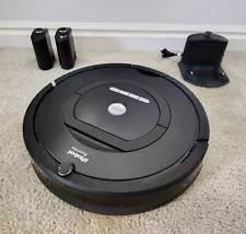 New ListingiRobot Roomba 770 Robot Vacuum Cleaner w/New Battery, 2x Virtual Walls, Charger