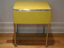 VTG. 1950's/1960's Yellow Formica Kitchen Table w/Chrome Legs & Drop Leaves