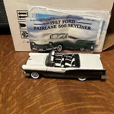 Franklin Mint 1957 Ford Fairlane 500 Skyliner Convertible Black/White Open Box