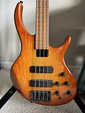 tobias Killer Bee bass Guitar