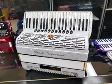 Paolo Soprani Professionale 120 Bass Accordion Ltd Edition White/Gold