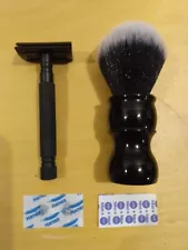 WCS shaving set for men: black metal safety razor, synthetic brush, 2 blades