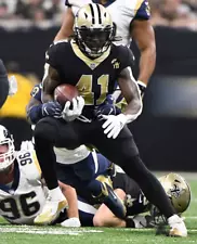 Alvin Kamara UNSIGNED 8X10 Photo New Orleans Saints (B)