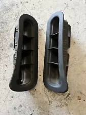 2005-2006 GTO Hood Vents