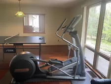 Precor EFX 556i Cross Trainer Self-powered Elliptical- Used