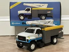 2001 GMC C7500 Bucket Truck Boom Con Edison NY NYC PROMO Plastic 1/18 Utility