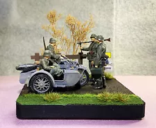 WW2 Diorama 1/35 Scale German Motorcycle With Side Car and 4 Figures