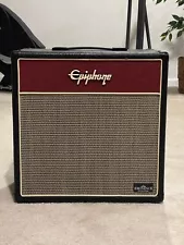 One Epiphone Valve Jr. 12” Extension Speaker Cabinet 1 x 12” 112 Speaker Cabinet