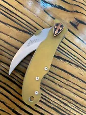 Rare Emerson knife Customized Elvia with 1 of 1 Custom clip and pivot