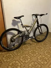 cannondale Super V800 vintage mountain bike/specialized/proflex/trek/gt/k2/