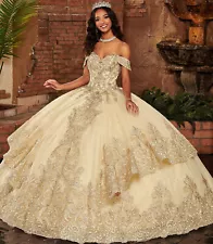 Sweetheart Tulle Appliques Tiered Puffy Champagne Quinceanera Dresses Ball Gown