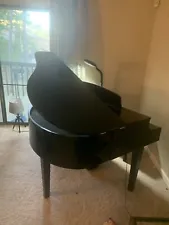 Yamaha Clavinova CLP465GP Digital Baby Grand Piano Polished Glossy Black w Bench