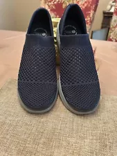 Bzees Niche Women's Blue Jean Comfort Shoes Slip On Size 9 Athleisure Sneaker