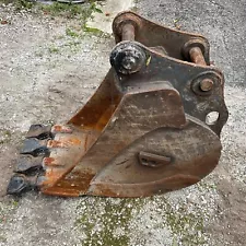 JD JOHN DEERE 75G 85G 18” Mini-Excavator BUCKET, WITH NICE 50mm PINS, NEW TEETH